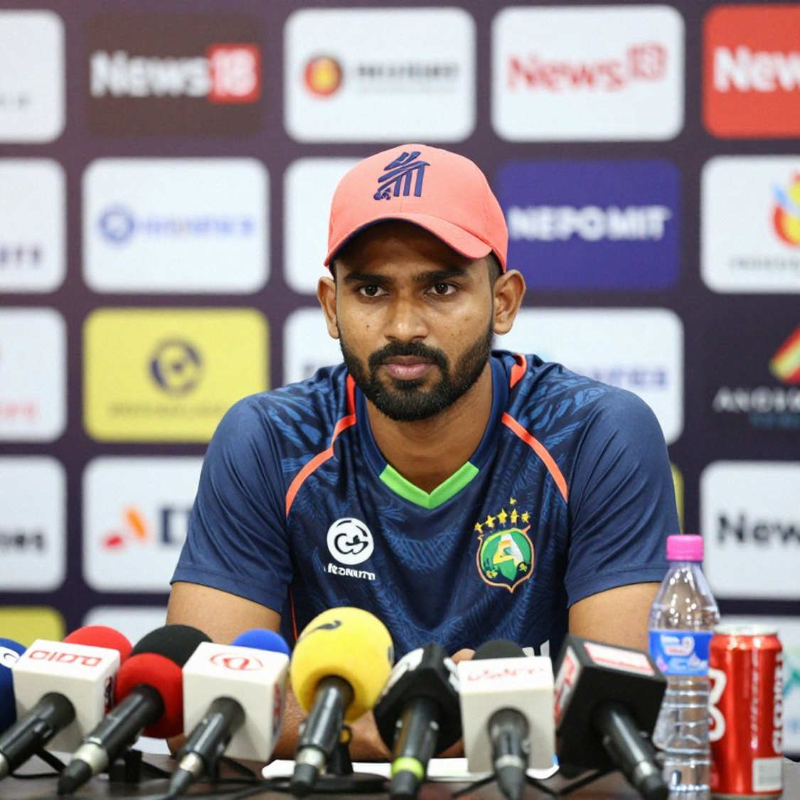 154/9 से 242/9: लाहौर में शादाब ख़ान का शतक, रफ़ाउफ़ का सब्र और एक विकेट की जीत